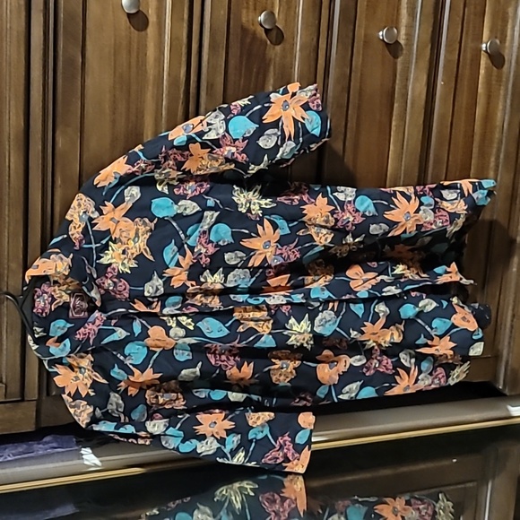 Hugo Boss XL 43 17 button down 100% Cotton - Picture 1 of 7